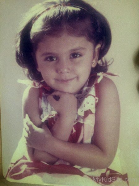 Childhood Picture Of Aarti Chabria