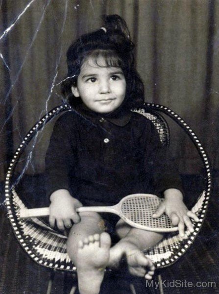 Childhood Picture Of Akshay kumar