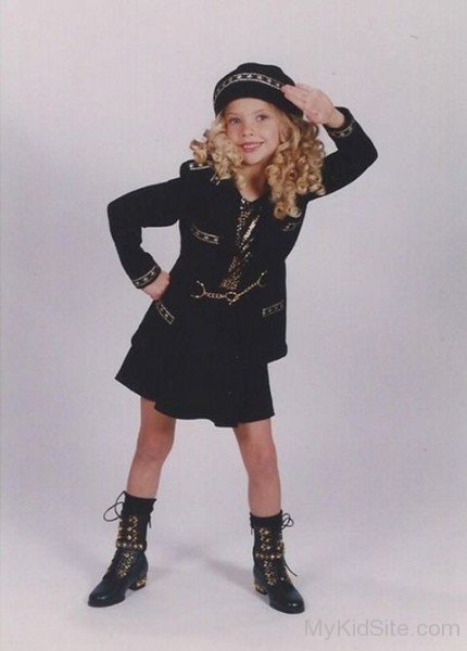 Childhood Picture Of  Ashley Benson