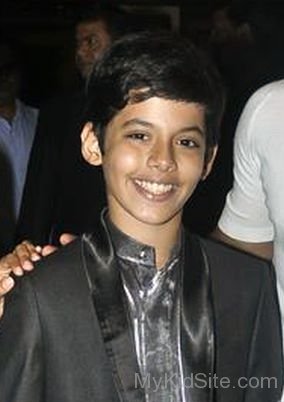 Childhood Picture Of Darsheel Safary