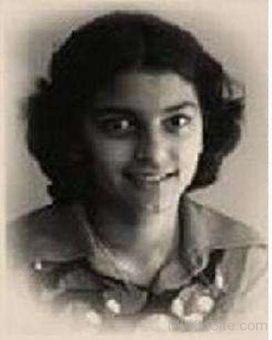 Childhood Picture Of Juhi Chawla