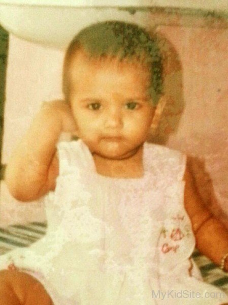 Childhood Picture Of Kratika Sengar