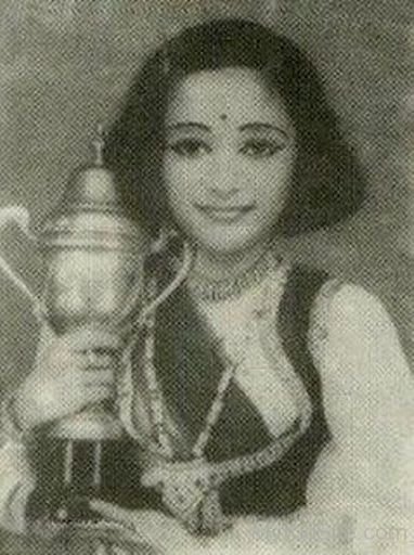 Childhood Picture Of Madhuri Dixit