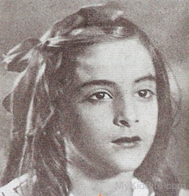 Childhood Picture Of Nargis