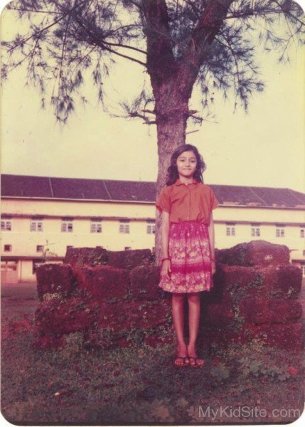 Childhood Picture Of Pallavi Purohit