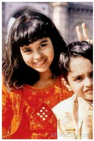 Childhood Picture Of Sana Saeed