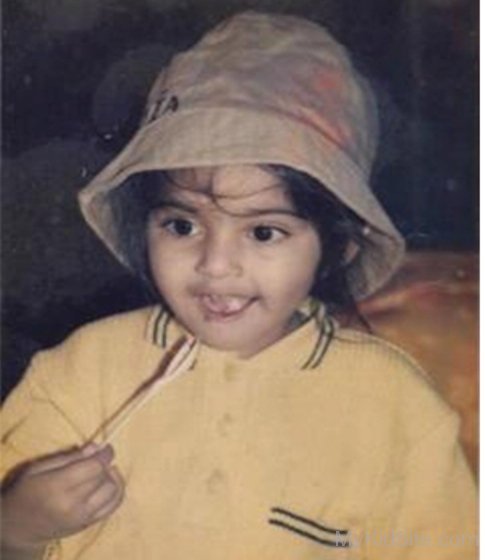 Childhood Picture Of Sonam Kapoor