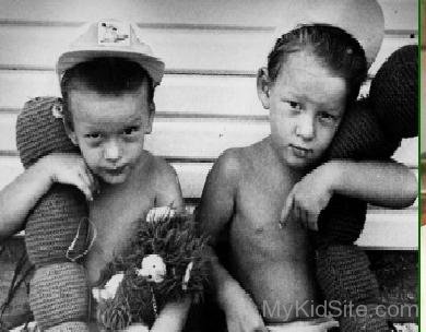 Childhood Picture Of Steve and Mark Waugh