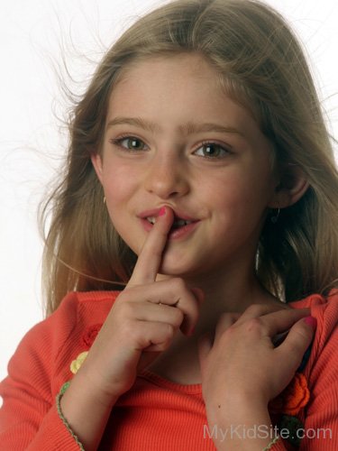 Childhood Picture Of Willow Shields