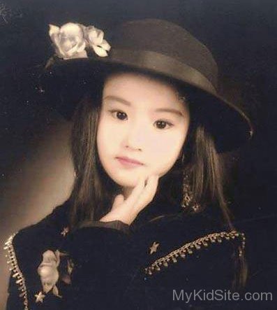 Childhood Picture Of Yifei Liu