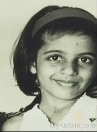 Childhood Picture Of Zoya Akhtar