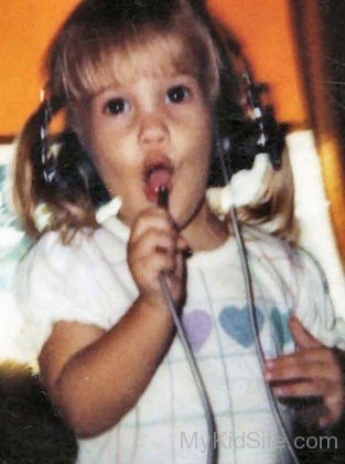 Childhood Pictures Of Carrie Underwood