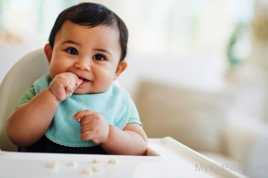 Stylish Baby Wearing Bib